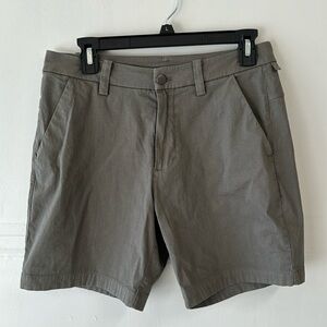 Men’s LULULEMON Army Green Shorts, size 28